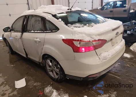 2014 Ford Focus Se z USA, uszkodzony, nr VIN 1FADP3F21EL351051